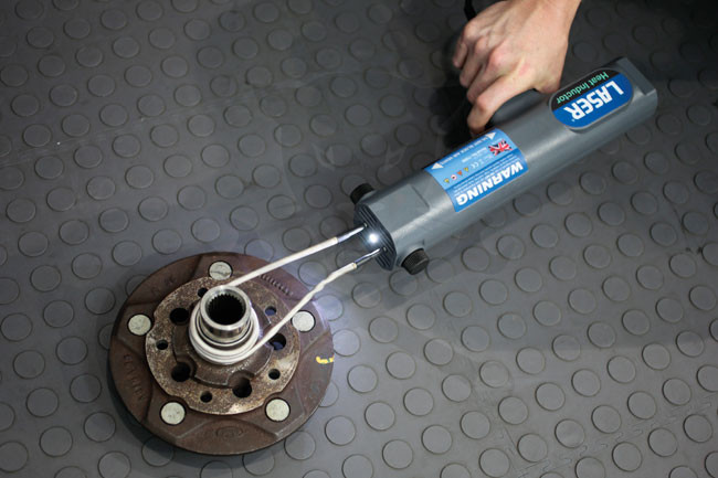 Indukciós melegítő professzionális 3.generációs 1500 W - Laser