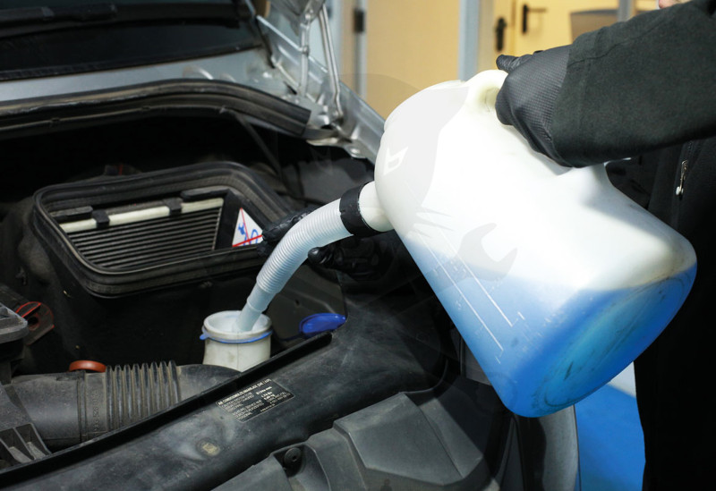 Mérőflakon, csőrös, flexibilis hosszabbítóval 5.0L - Laser