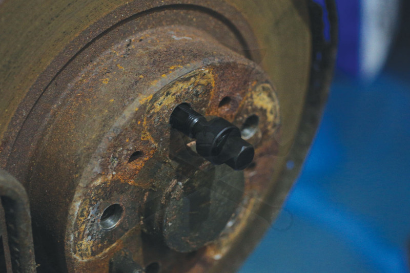 Menetjavító készlet kerékcsavarokhoz külső és belső menetekhez M12 - M14