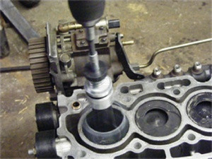 Hónoló fúrógépbe 3 pofás 51-178 mm Motor hengerekhez - profi - HUBI