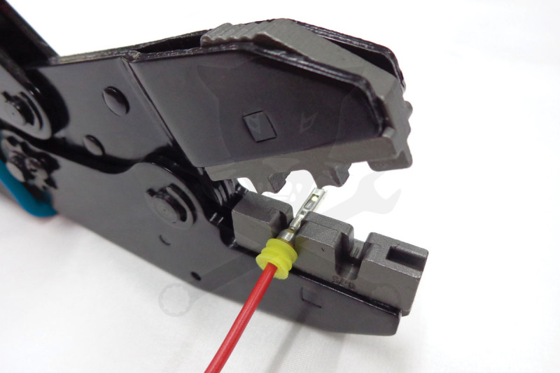 Fogó, saruzó - racsnis - szigeteletlen sarukhoz DIN 0.35-1.5 mm2 +fej