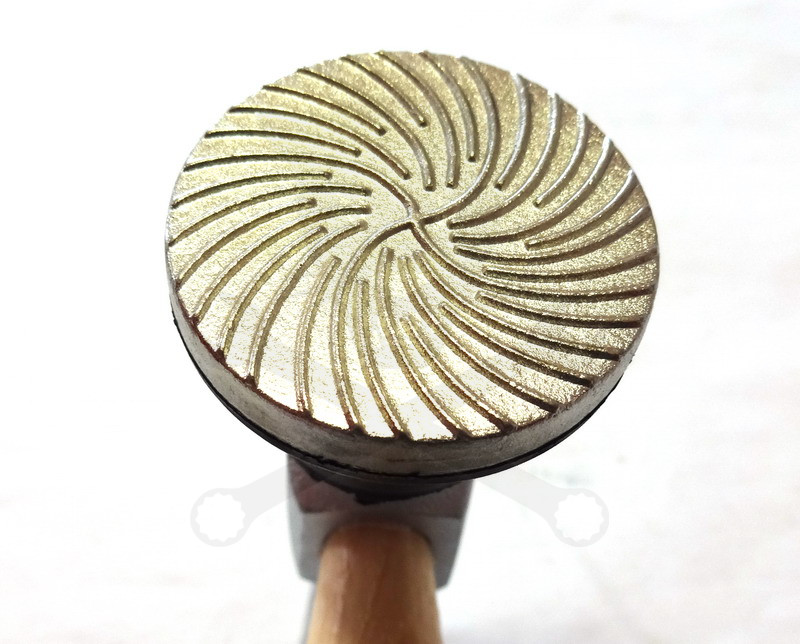 Kalapács karosszériás forgófejű-rovátkált egyengető-zömítő