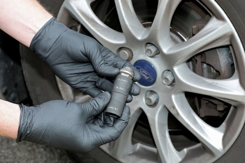 Kerékanyakulcs kétfejű 1/2" 18,5-19,5 mm -Ford króm kupakokhoz- Laser