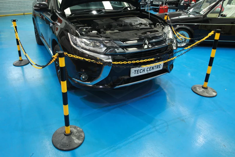 Kordon készlet - 25 m műanyag lánc - 4 oszlopos kivitel fekete-sárga