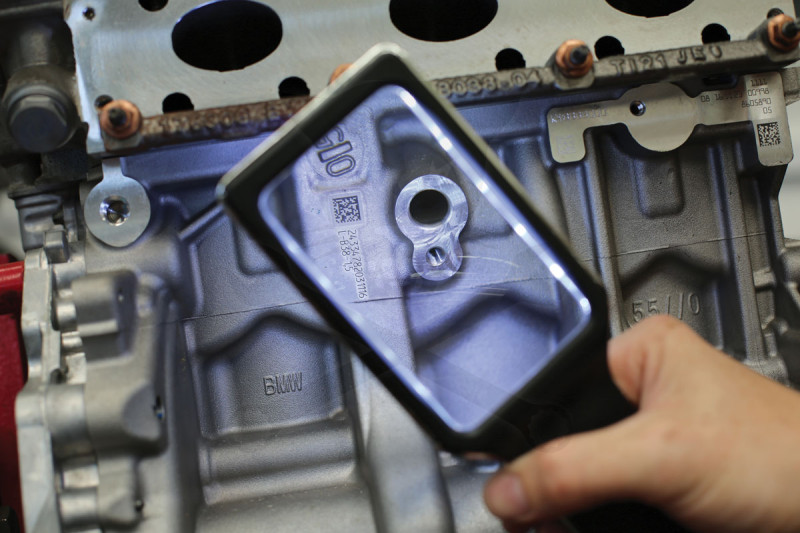 Nagyító 3x - szabályozható 10db fényes LED, tükröződésmentes, elemes