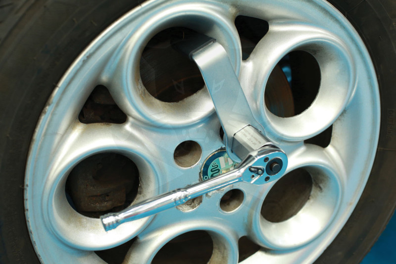 Nyomatéksokszorozó - 3.4 : 1 áttétel - 3/8" - 1/2" - max. 450 Nm