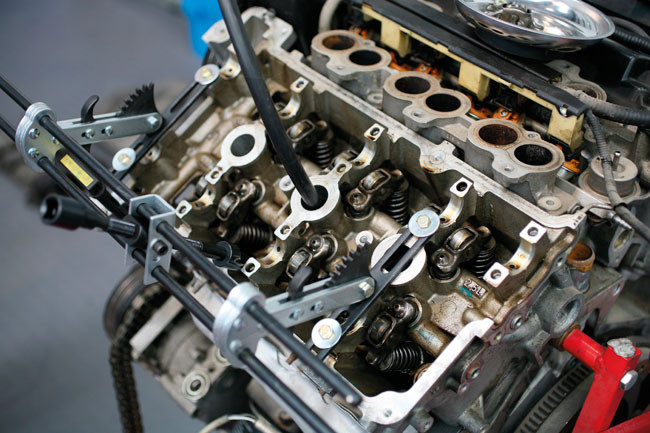 Szeleprugó lenyomó készlet