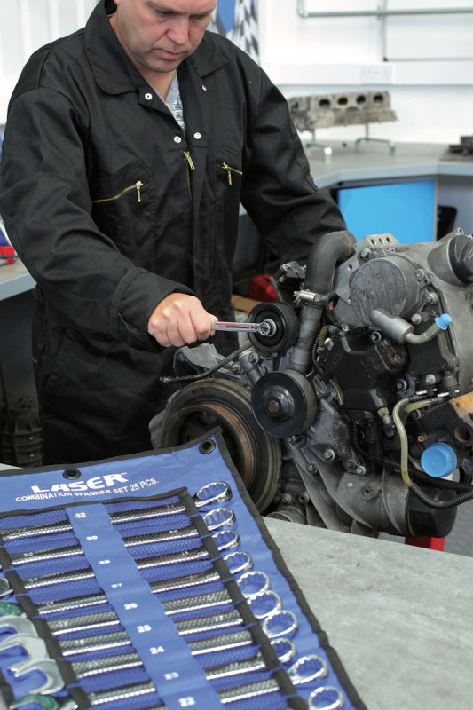 Csillag-villáskulcs készlet 25 db-os 6-32 mm tükrös-polírozott kiv.