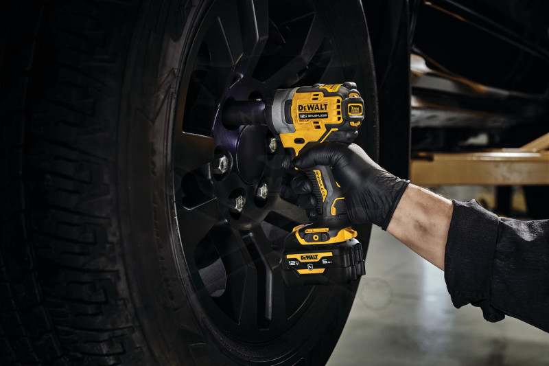 Ütvecsavarozó, akkus 12V 340 Nm 1/2" 1db 5Ah Li-ion - DeWalt