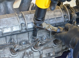 Vibro kalapácshoz csavar és izzítógyertya VIBRÁCIÓS LAZÍTÓ készlet