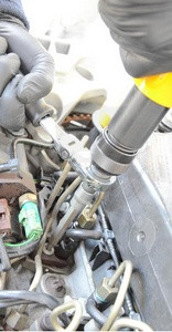 Vibro kalapácshoz csavar és izzítógyertya VIBRÁCIÓS LAZÍTÓ készlet