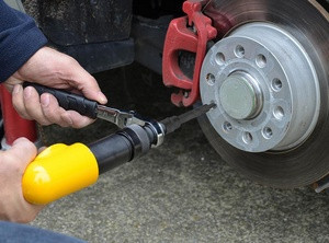 Vibro kalapácshoz csavar és izzítógyertya VIBRÁCIÓS LAZÍTÓ készlet