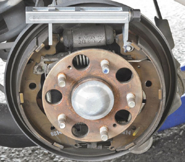 Dobfék, pofa feszítő szerszám - rugó ellen -AT18 -