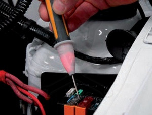 Autóipari áramkör feszültség teszter - Hubitools