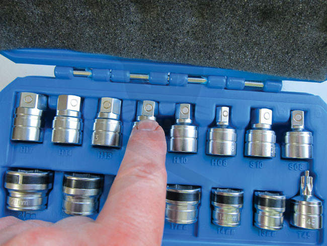 Olajleeresztő kulcs készlet - mágneses dugófejekkel 15 db-os