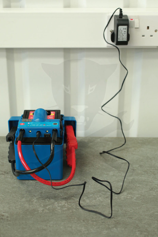 Akkumulátor bikázó-indító (starter) 12 V -1200A -14Ah -Laser Tools