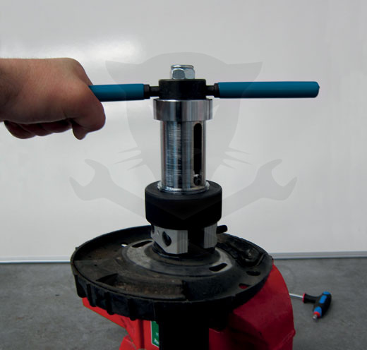 Lengéscsillapító McPherson tengely kihúzó, rögzítő szerszám készlet-TS20