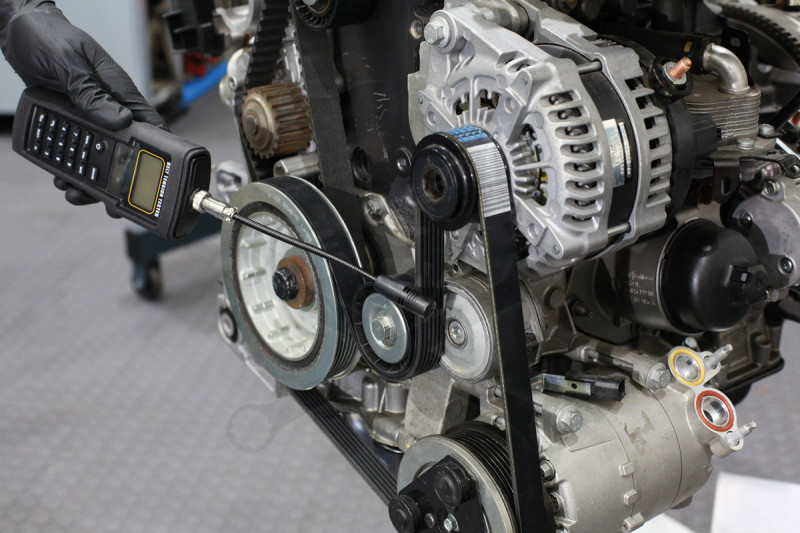 Ékszíjszerelő teszter fogazott V-alakú szíjakhoz 10-600 Hz - Laser