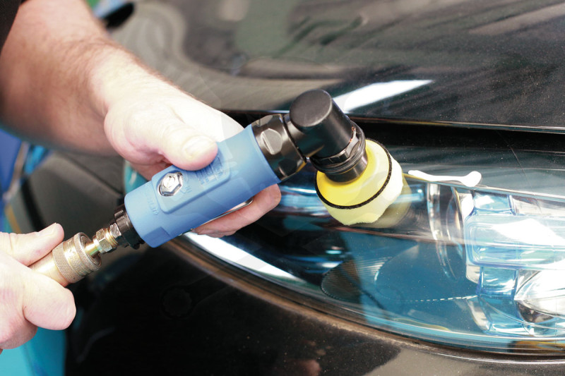 Excentercsiszoló 30+50 mm levegős polírozó 117 db-os készlet -fényszóró