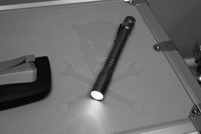 Elemlámpa LED toll alakú 2 db AAA elemmel - Alumínium - TS20