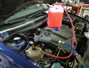 Hűtőrendszer-feltöltő készlet, profi mély vákuumos technológia - HUBI