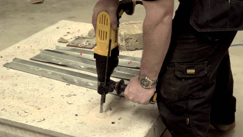 Fúrókalapács 800W 2.6 J SDS-plus - DeWalt