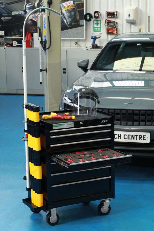 Szerszámos kocsi felszerelt szigetelt VDE 1000V-os szerszámokkal