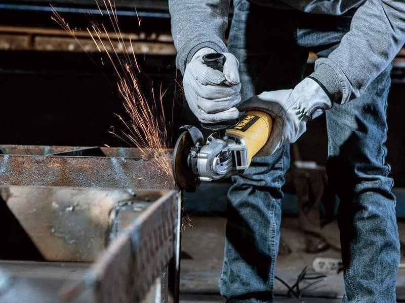 Sarokcsiszoló 125 mm 950W - DeWalt