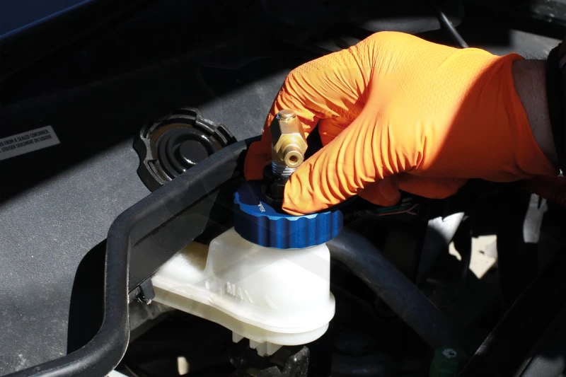 Féklégtelenítő adapter fékolaj tartályhoz - Tesla Model S / X - Laser