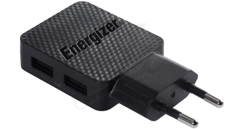 Hálózati USB töltő adapter 230V - 5V 2.4A + USB C + Micro kábelek