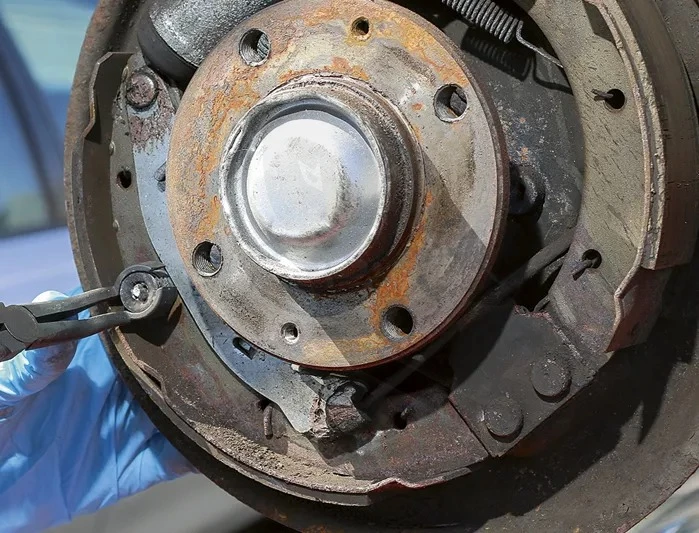 Fékrugó szerelő fogó - fékpofa rugóalátéthez