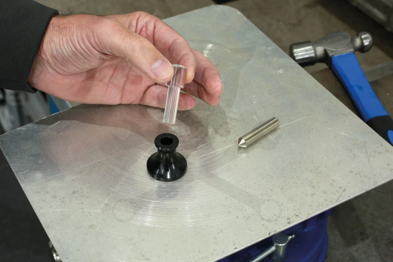 Pontozó, optikai nagyítóval -