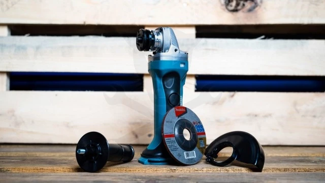 Sarokcsiszoló, akkus 18V 115 mm - akku nélkül - (belépő kat.) - Makita