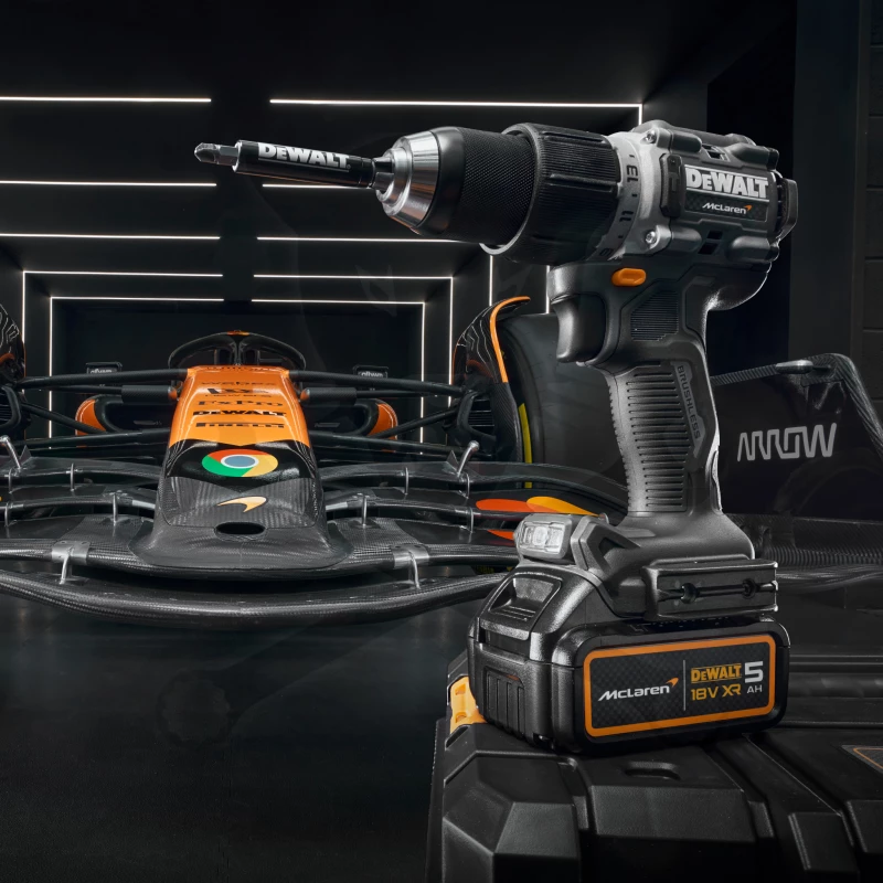 Ütvefúró-csavarbehajtó, akkus 18V 90 Nm 2x5.0Ah McLaren-DeWalt