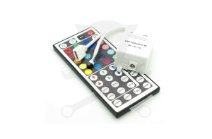 Vezérlő RGB LED szalaghoz, távirányítóval 12V - 6A ELMARK (99RGBCR2)